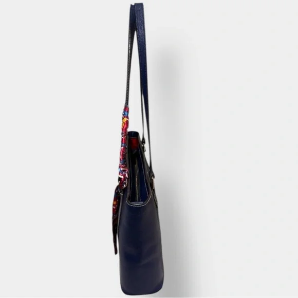 ❌❌❌ Blue Penrose Pocket Tote - Picture 3 of 12